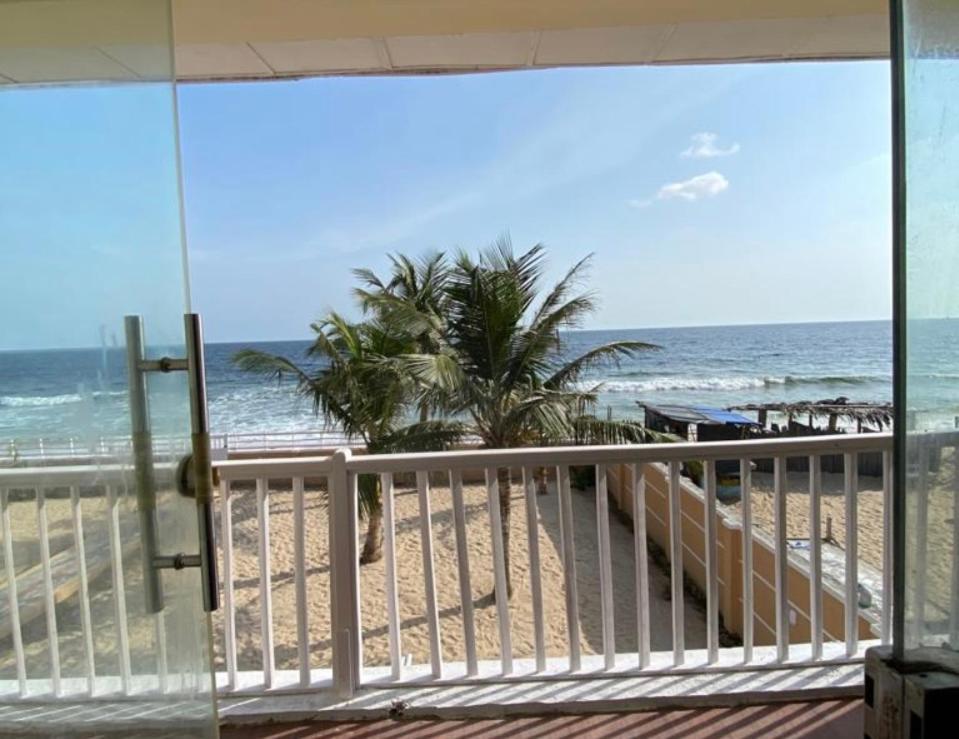 Oceanfront Wavecrest Hotel Lekki Exterior foto
