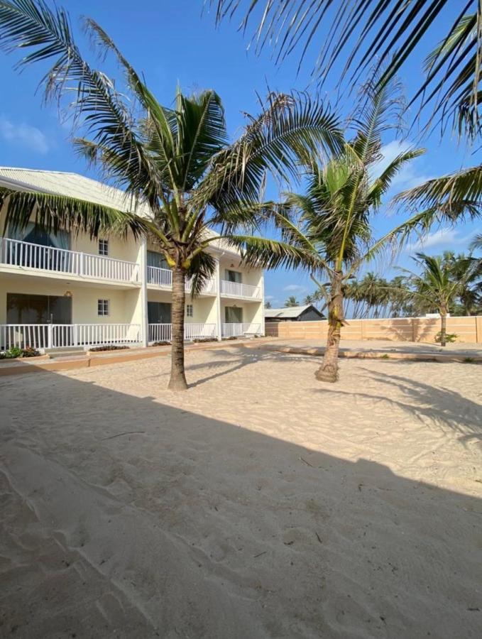 Oceanfront Wavecrest Hotel Lekki Exterior foto